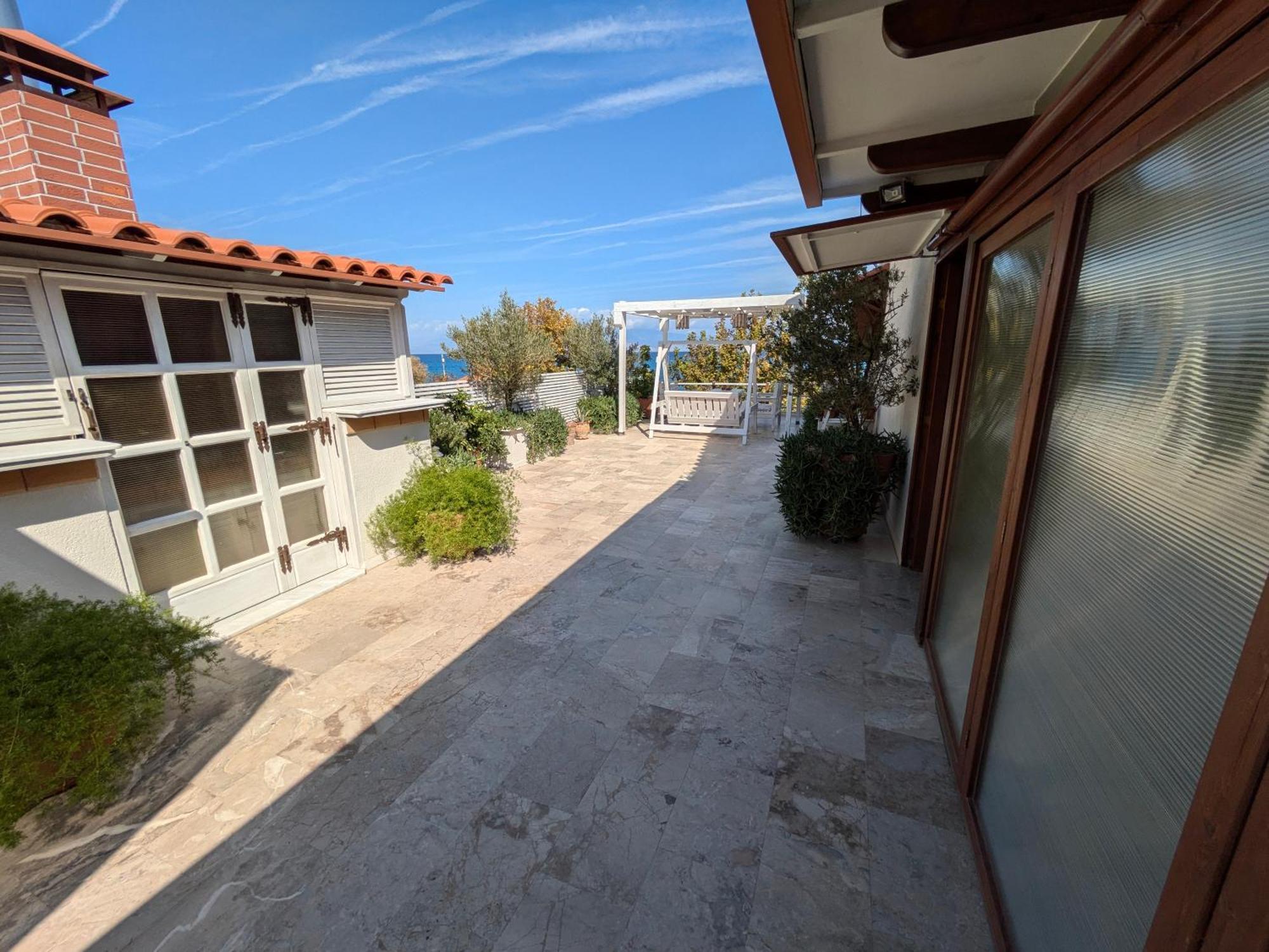 Sea View Roof Garden Apartment Kiáton Екстериор снимка
